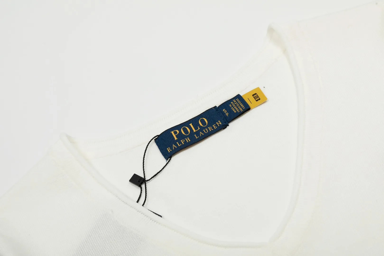 P146 💰 "Top quality" Style number: DS079# (not off the shelves all year round) [Ralph Lauren classic pony embroidery V-neck goddess style summer knitted short sleeves] ✅Ralph Lauren Ralph Lauren popular and versatile women's V-neck ice silk knitted short sleeves ✅Main supply platform live broadcast Wholesale entity Replenish when out of stock Not off the shelves ✅ZP quality 1:1 version Scan the code to enter the GF website Z cabinet quality ✅Comfortable, soft and highly breathable Focusing on high-end, cost-effective and good quality, needless to say. ✅Restore the original version. Loose, comfortable and stress-free. ✅Wear for work and life. Suitable for various occasions. Must-have recommended model for goddesses. Size: S-XL. Color: Black, White, Gray, Navy Blue, Pink Mi Xing.